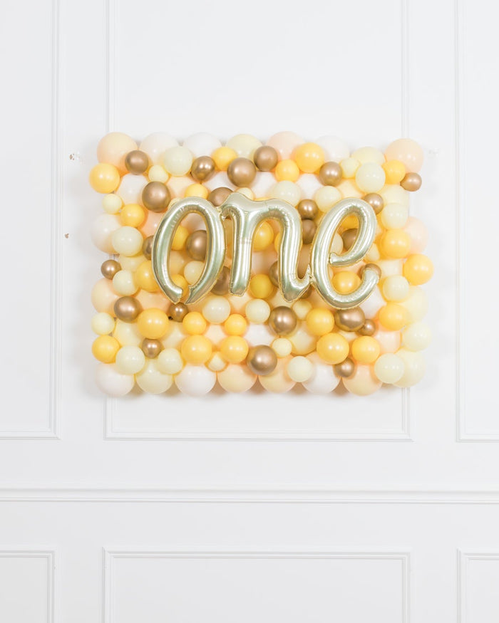 paris312-chicago-bee-theme-balloon-one-yellow-gold-foil-backdrop-board-party