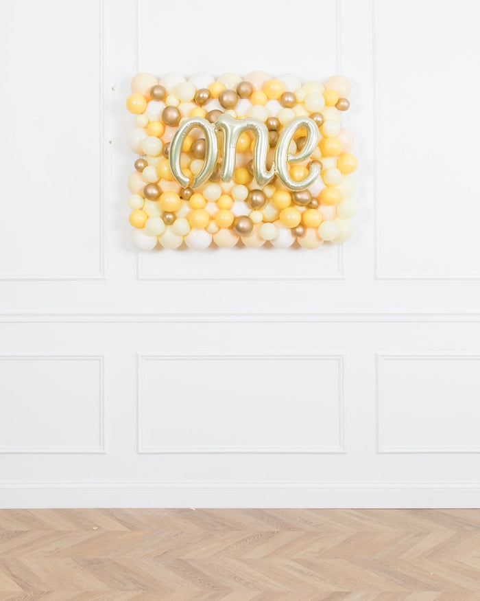 paris312-chicago-bee-theme-balloon-one-yellow-gold-foil-backdrop-board-party