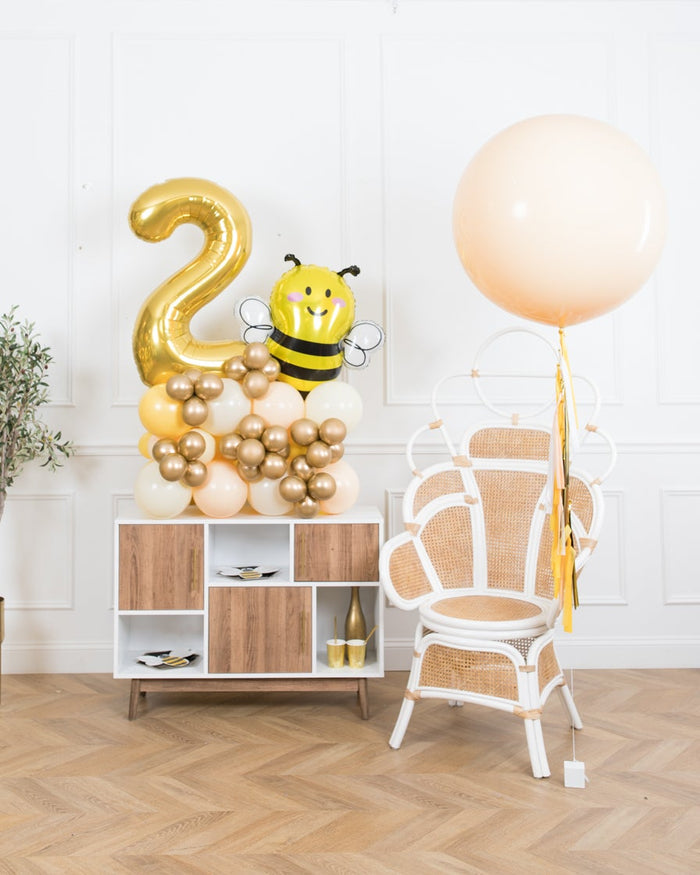 paris312-chicago-bee-theme-balloon-number-yellow-gold-pedestal-giant-party-delightful-duo-decor-set