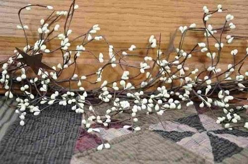 Creme Pip Berry and Star Garland 40" - Primitive Star Quilt Shop