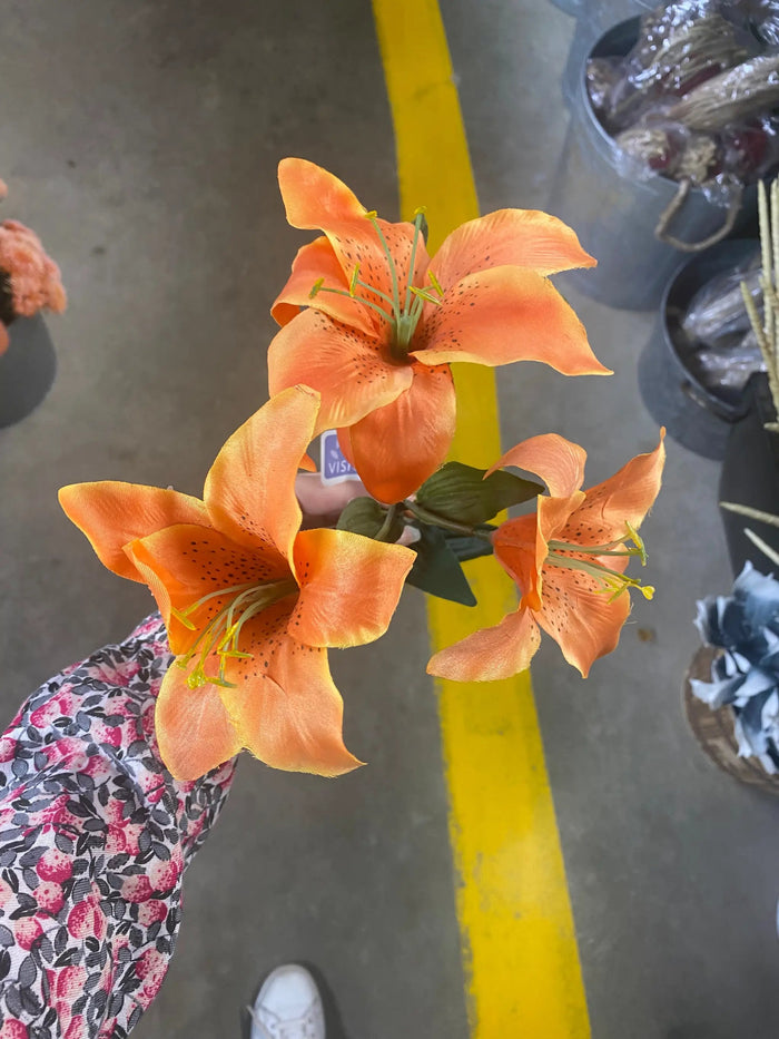 Allstate Day Lily Spray Orange 30" - Silk