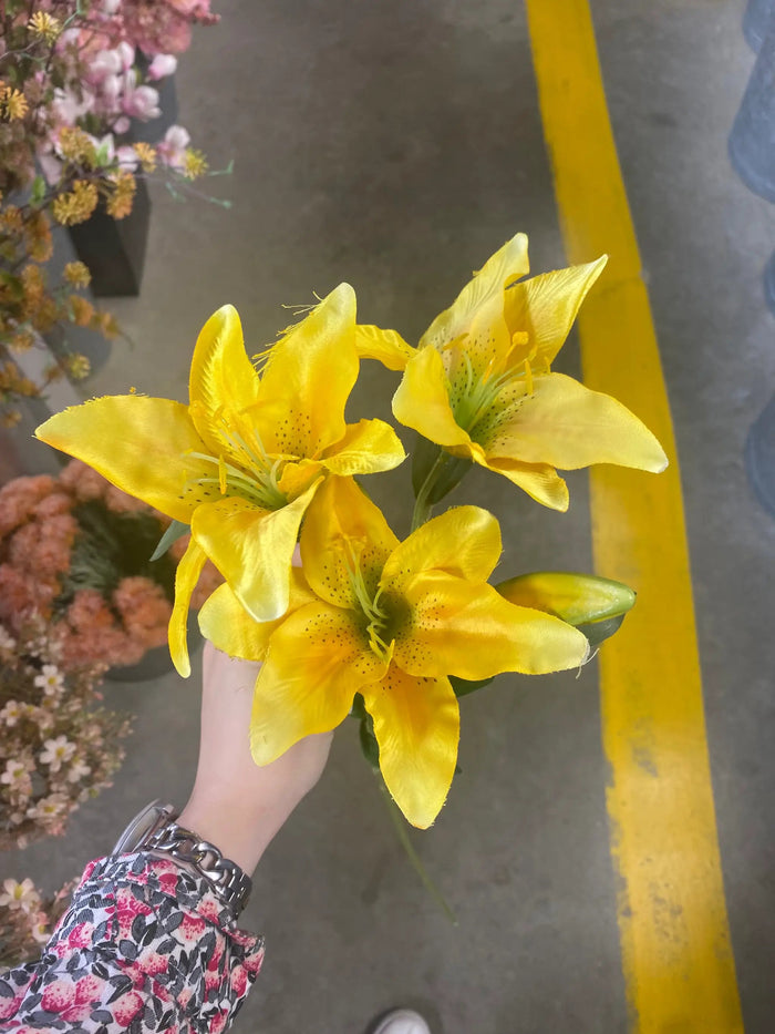 Allstate Day Lily Spray Yellow 30" - Silk