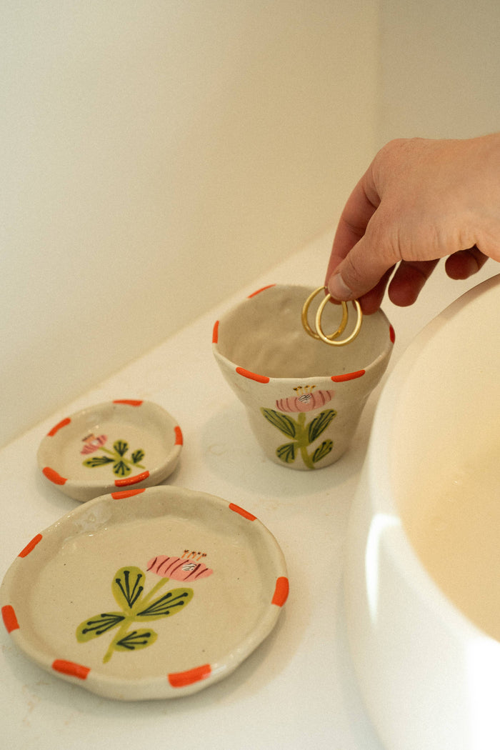 Flora Pottery Cup Poppy