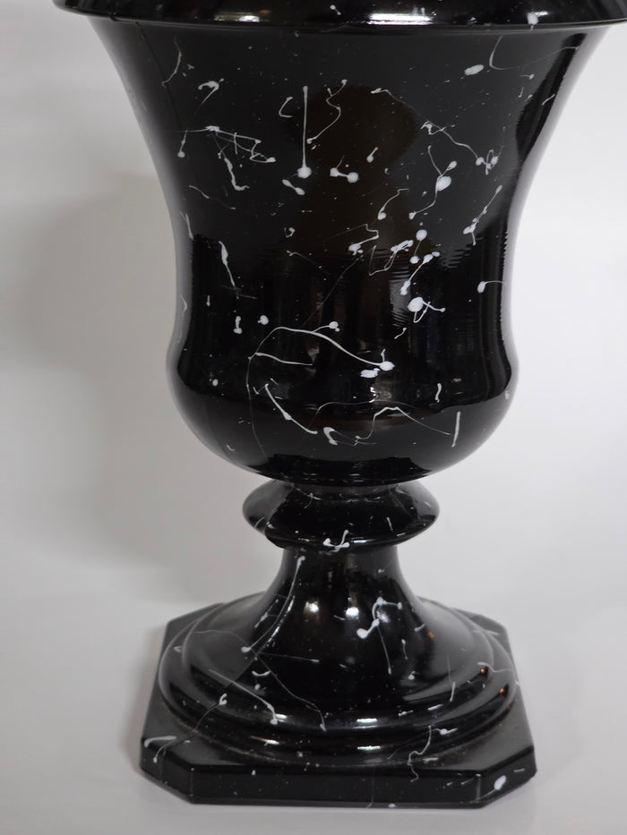 L.E Smith Glass black marble urn vase with lid.
.