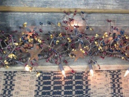 Lighted Colonial Pip Berry and Star Garland 40" - Primitive Star Quilt Shop