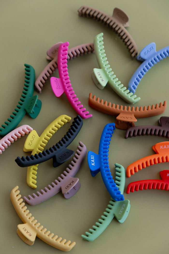 Matte Midi Hold Everything Claw Clip