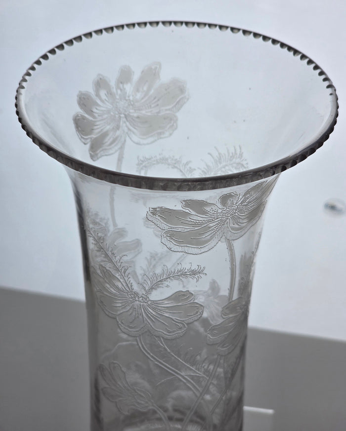 Needle acid etched glass vase antique Dorflinger bob43