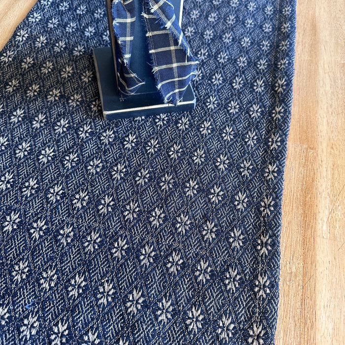 Packsville Rose Black and Tan Woven Table Runner 32" - Primitive Star Quilt Shop