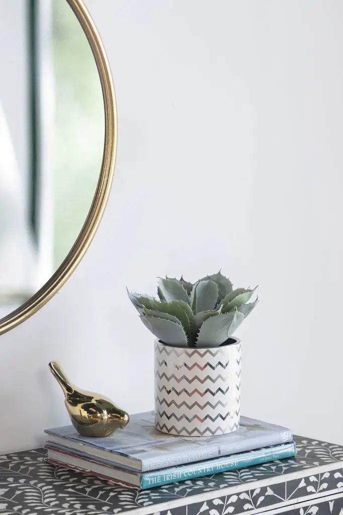 A&B Silver and White Zigzag Planter 5.5" x 5.5" - Planters Merchandise